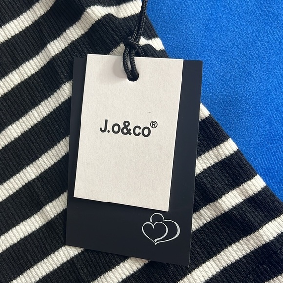 ⭐️ NWT- Jo&Co black & white ribbed long-sleeve cropped top- small - Picture 3 of 8